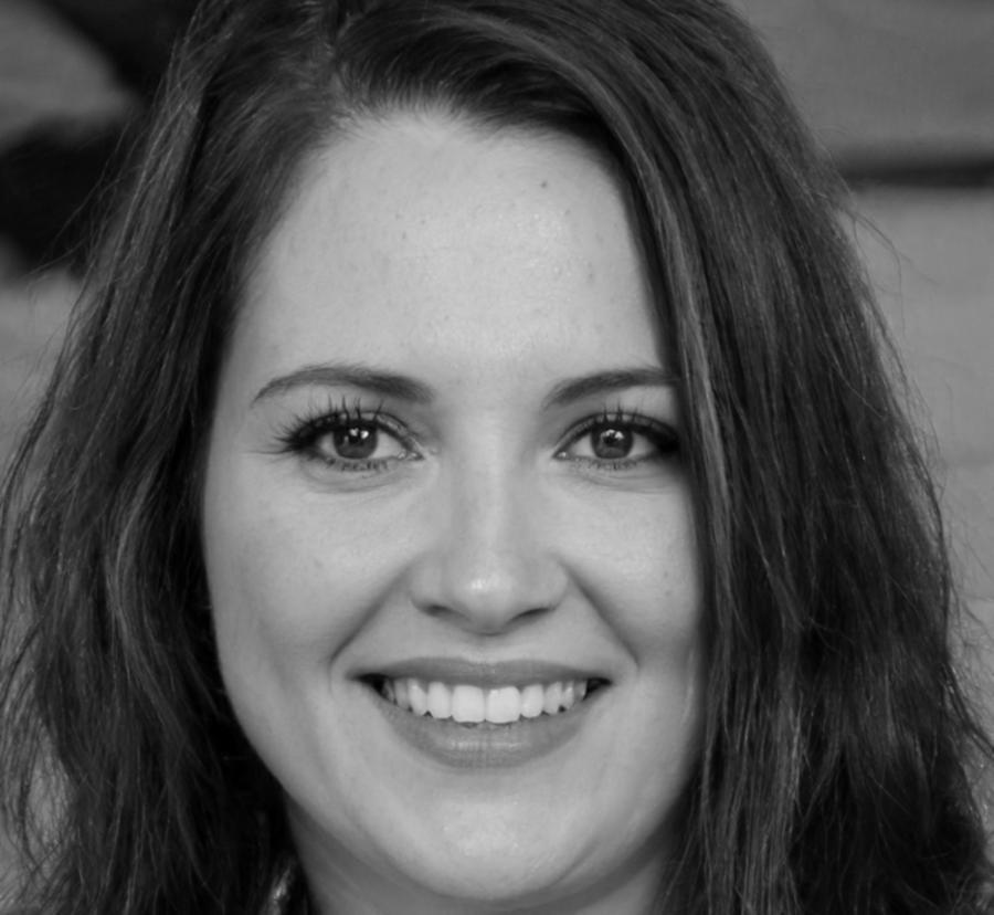 Portrait de Dr. Marie Dubois, experte en psychologie du travail